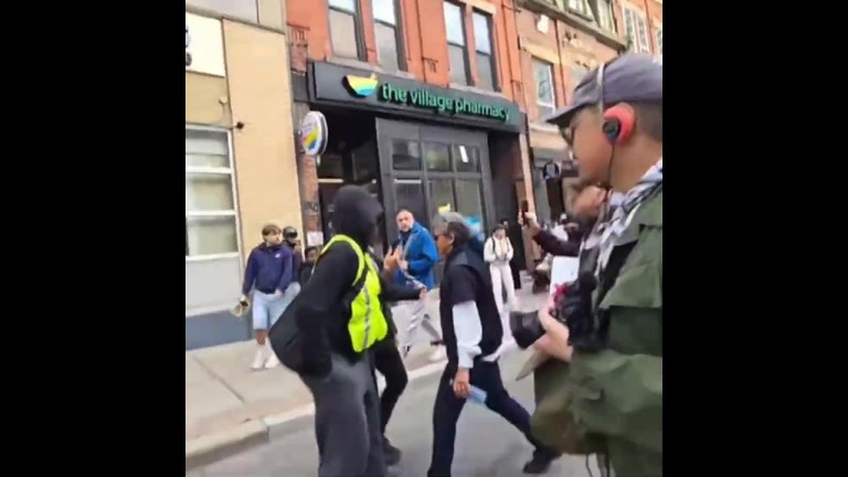 Israel supporters accost Samira in Toronto